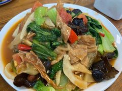 酸笋炒腐竹-牛八宝桂林米粉(八里庄店)