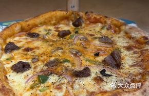 Snowflake Black Truffle Steak Pizza