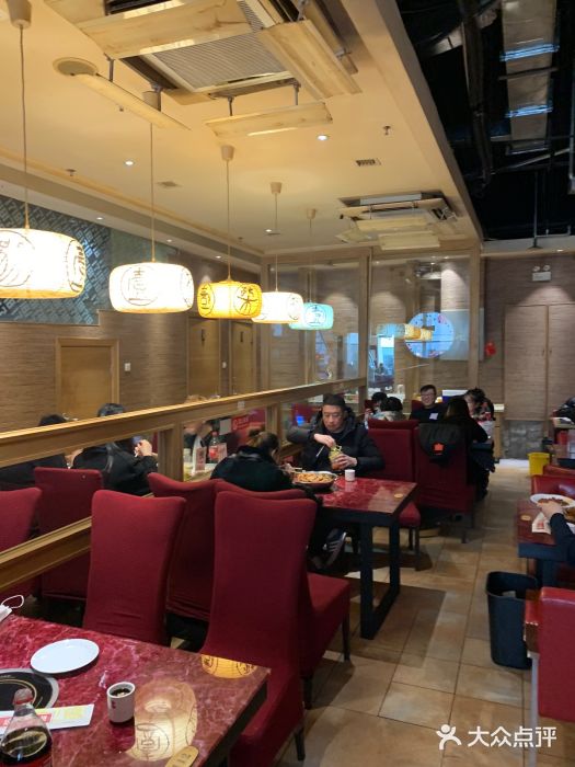 馋嘴蛙火锅大堂图片