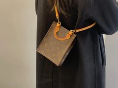 -小飞侠奢侈品回收 寄卖 养护(宝山宝龙广场店)