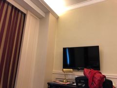 -深圳富苑皇冠假日套房酒店