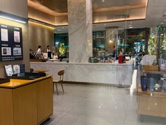 -星巴克臻选(深圳龙华红山天虹店)