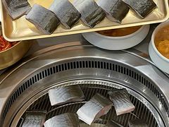 -围炉肉舍•炭烤活鳗•丹东海鲜烤肉(步行街店)