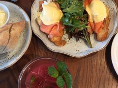 -ROAST coffee & eatery