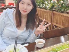 -胡须哥网红竹筒菜