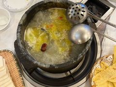 -鲁朗纳麦石锅鸡庄园