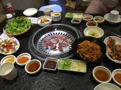 -草家酱蟹炭火烤肉店(珲春南路一店)