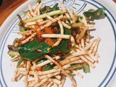 凉拌折耳根-云海肴·汽锅鸡·云南菜(美罗城店)