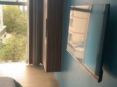 -卡罗酒店(东门晒布地铁站店)