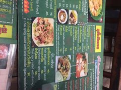 -席娜卡琳火车铁道夜市