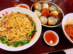 特色生煎-三两春(浦三路店)