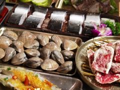 -围炉肉舍•炭烤活鳗•丹东海鲜烤肉(步行街店)