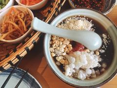 玫瑰糕粑稀饭-包整·丝娃娃(一览甲秀楼风景店)