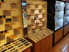 -MiRi眼镜·蔡司·星趣控·尼康控优点视觉合作店(南京东路店)