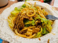 大阪烧肥牛乌冬炒面-玛格萝妮比萨屋(四平店)