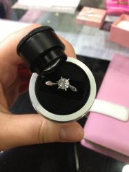 -威德钻石-克拉钻大本营(南京东路店)