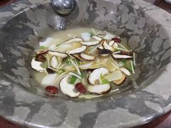 -姚记抚仙湖石锅鱼庄