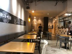 大堂-HELLO 27 意面·沙拉·帕尼尼