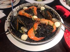 传统西班牙墨鱼汁海鲜饭-BROWNSTONE布朗石西班牙餐厅(深圳湾店)