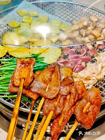 终于吃到啦，敲好吃的大竹签烤肉️\n