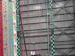 -极限PLAY运动娱乐新世界·团建派对潮玩休闲馆·室内蹦极高空游乐园