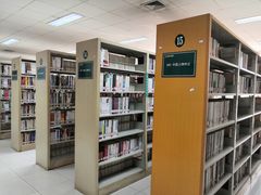 二楼借阅室-青岛市图书馆