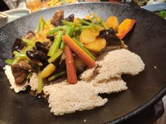 一个锅巴和时蔬-薇酌饮·陕西菜(南门外店)