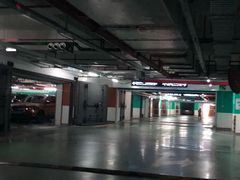-中庚漫游城停车场