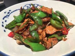 辣椒炒肉-鸽子侯·家宴·平价海鲜(市图书馆店)