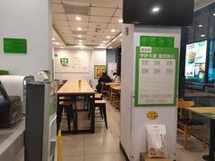 -老乡鸡(武汉中南梅苑小区地铁站店)