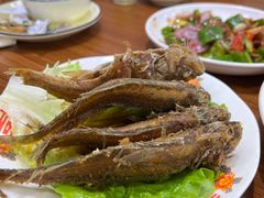 现炸秘制小黄鱼-谢记上海大排档(长寿路店)