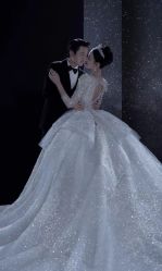 -喜爱高定婚纱摄影