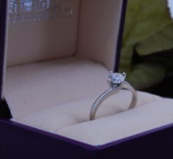 -威德钻石-克拉钻大本营(南京东路店)