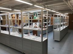 -无奔眼镜·蔡司·依视路授权店(马家堡店)