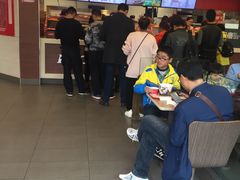 等位区-肯德基(新人民公园店)