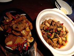 -阿瓦山寨·湘菜现炒·剁椒鱼头王(咸阳总店)