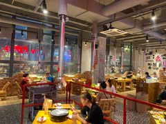 大堂-么肆烤肉·中式自助·烤肉大排档(街道口季佳PAI店)