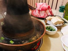 -洞庭洲·防空洞火锅·烧烤·铜锅涮肉(新百广场店)