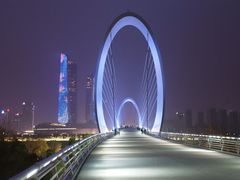 -南京眼步行桥