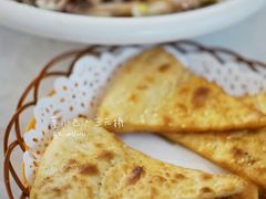炸芝麻馕-董小西的凉皮和椒麻鸡(三元桥店)