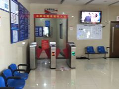 -包玉刚游泳场(黄龙恒励大厦店)