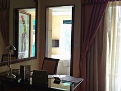 房间里的湖景浴缸-肇庆奥威斯酒店