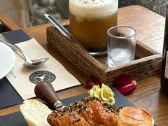 -Mark&Mars Restaurant