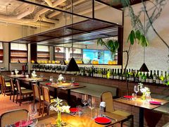 -肆海小川菜酒馆Wine Bistro (青年路店)
