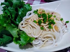 凉拌酸辣米粉-邓丽君音乐主题餐厅