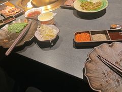 -铭牛烧肉·和牛海鲜自助(高新月牙湖店)