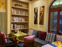 -月亮眼花园餐厅书吧酒吧