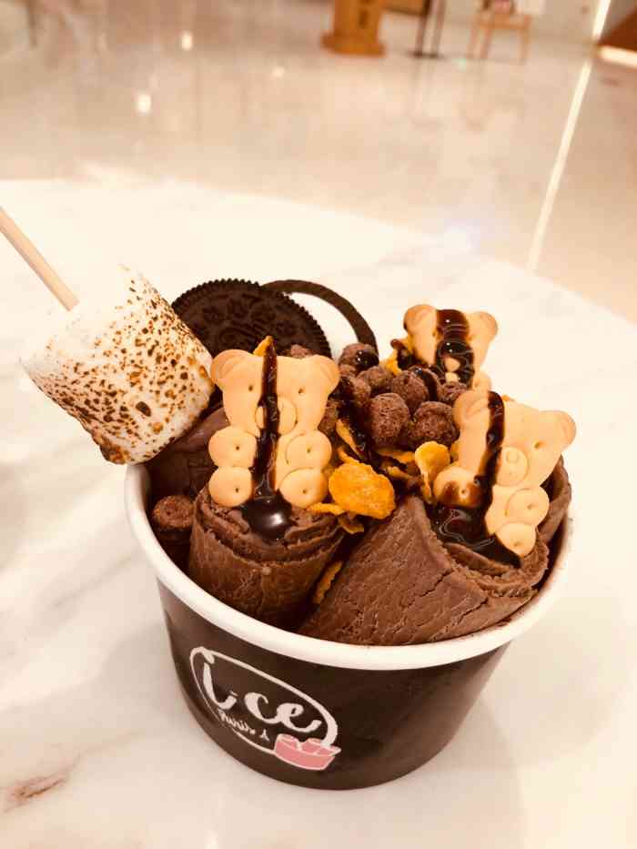 ice paris冰雪派瑞丝卷冰-"冰雪派瑞丝卷冰激凌在湾悦城三楼,最尽头处