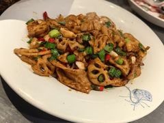 -江宴渔村·鱼鲜土菜(紫荆广场店)