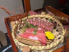 -山川小町·极番烧肉(新地假日广场店)